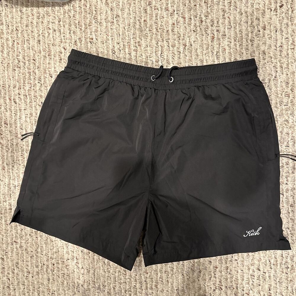Kith Men's Black and Grey Shorts